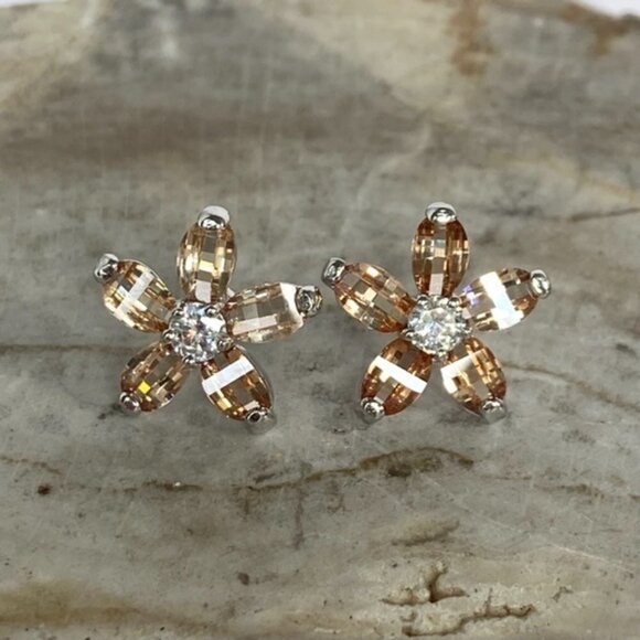 Sterling Silver Checkerboard Faceted CZ Flower Pendant Necklace & Stud Earrings - Picture 8 of 16